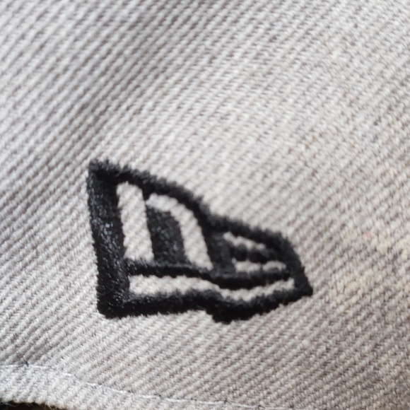 Manchester United 2 New Era Black Cap Strap Back & Black Grey Snap Back - Picture 8 of 16